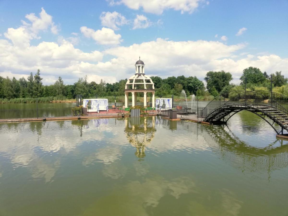 Hotel Venecia Palace Michałowice Екстериор снимка