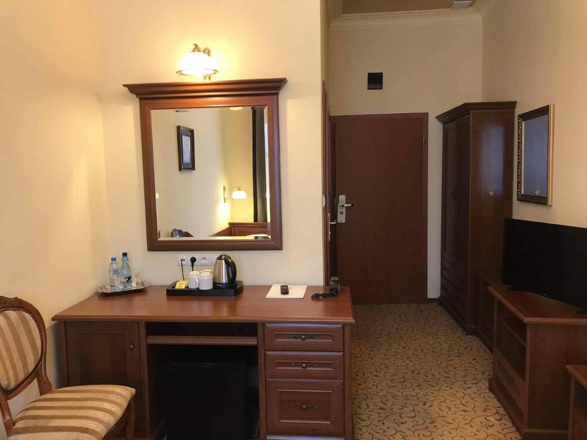 Hotel Venecia Palace Michałowice Екстериор снимка