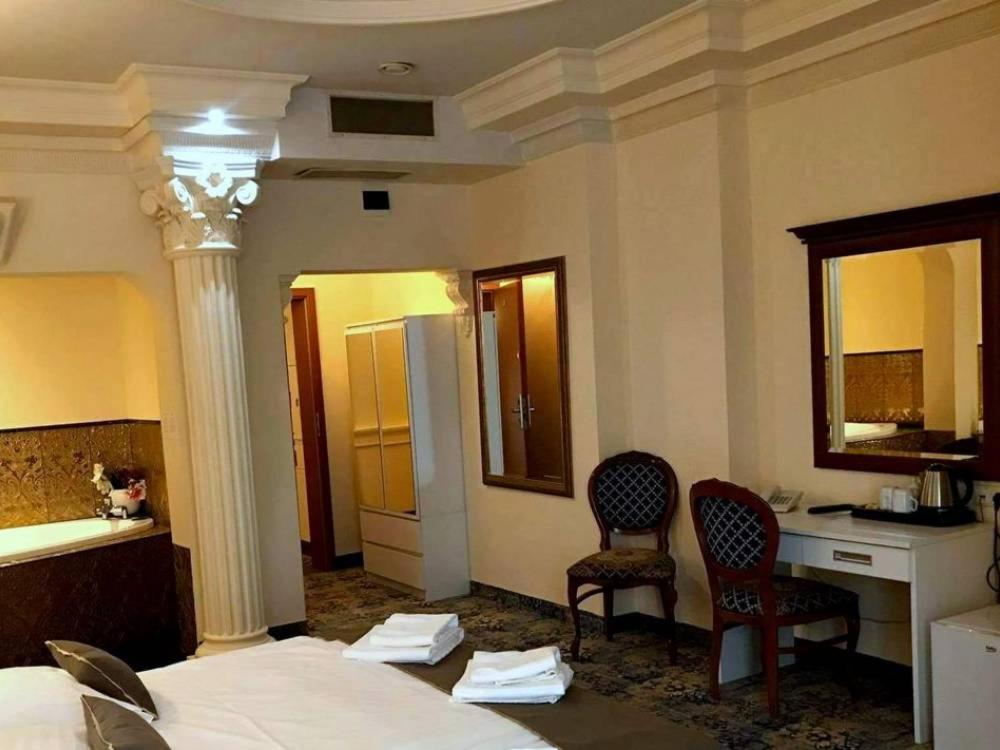 Hotel Venecia Palace Michałowice Екстериор снимка