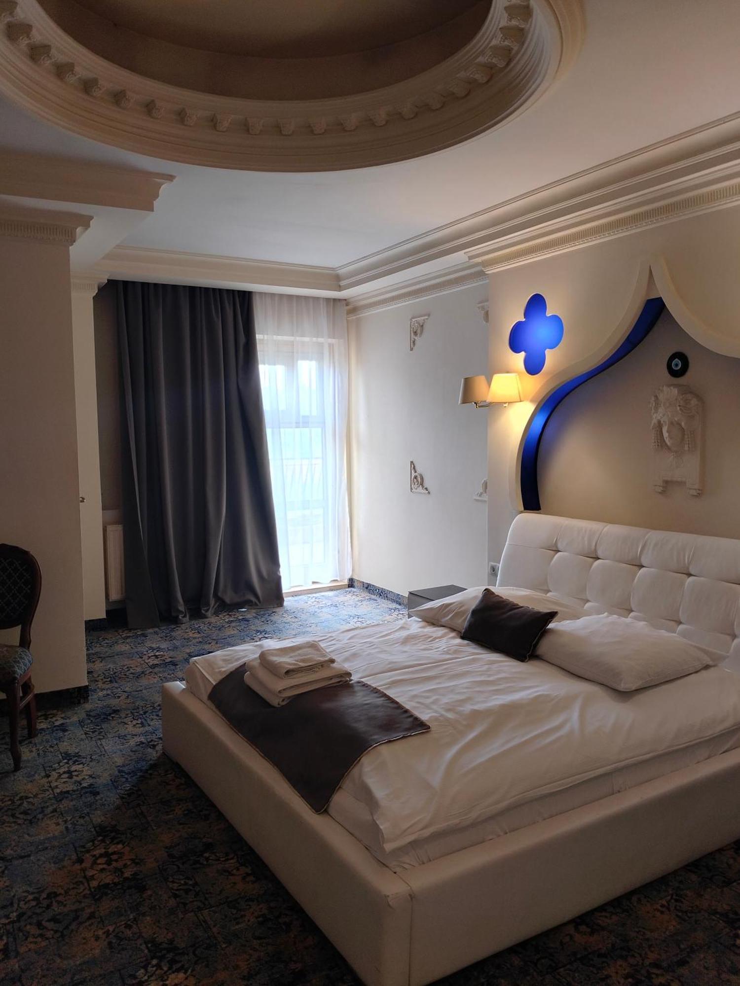 Hotel Venecia Palace Michałowice Екстериор снимка