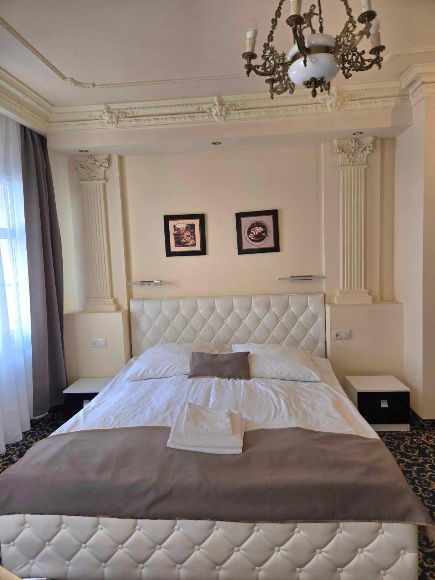 Hotel Venecia Palace Michałowice Екстериор снимка