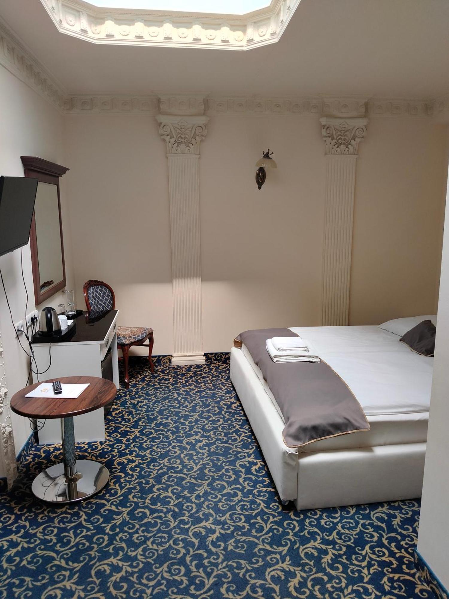 Hotel Venecia Palace Michałowice Екстериор снимка