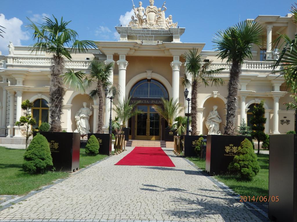 Hotel Venecia Palace Michałowice Екстериор снимка