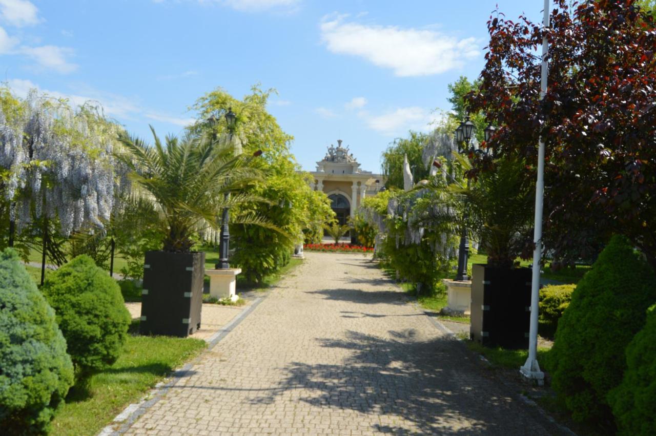 Hotel Venecia Palace Michałowice Екстериор снимка