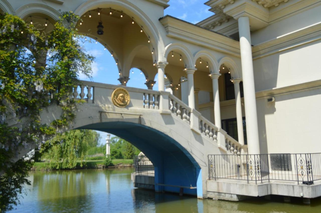 Hotel Venecia Palace Michałowice Екстериор снимка