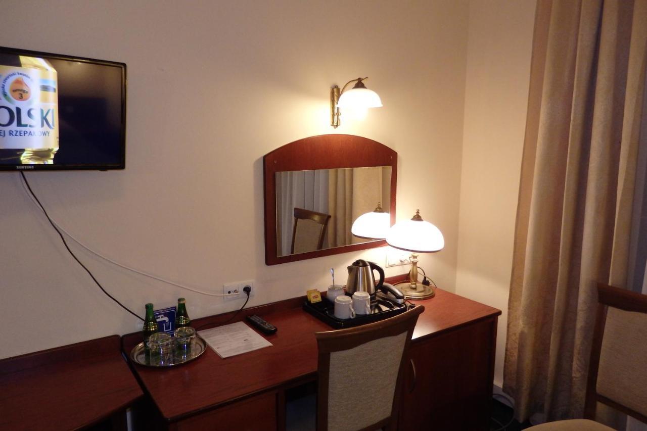 Hotel Venecia Palace Michałowice Екстериор снимка