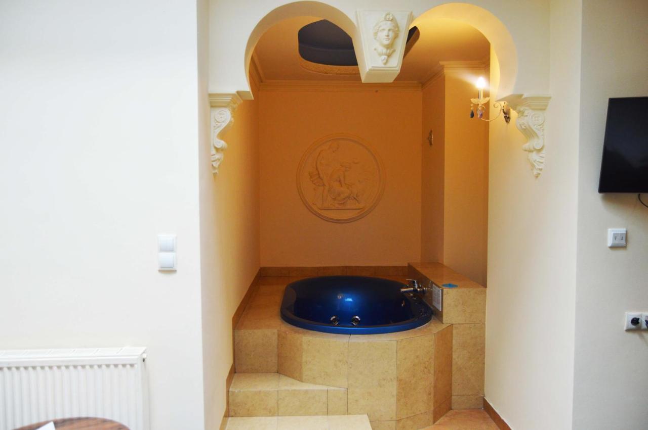 Hotel Venecia Palace Michałowice Екстериор снимка